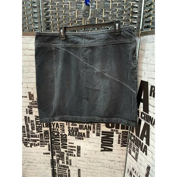 Venezia Dresses & Skirts - Venezia 18 Black Pre-Wash Denim Side Zip Above Knee Jean Skirt